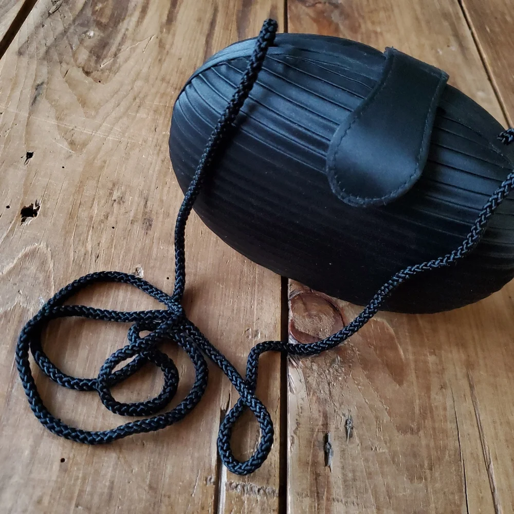 Delill Creation VINTAGE Black Pleated Satin Evening Bag - Picture 11 of 16